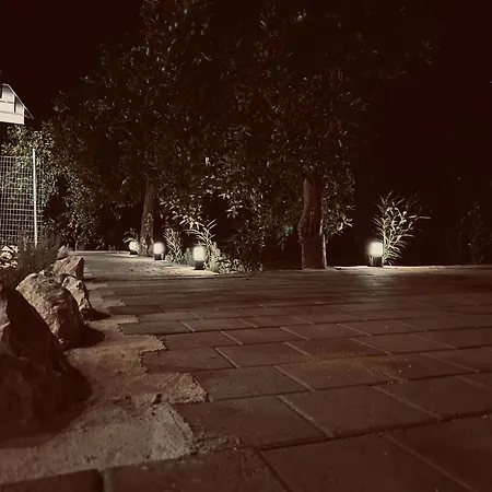 Nerita's Country Nea Tirins