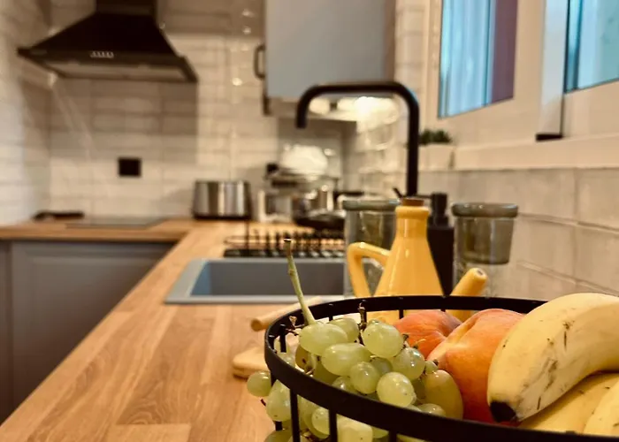 Nerita's Country Nea Tirins